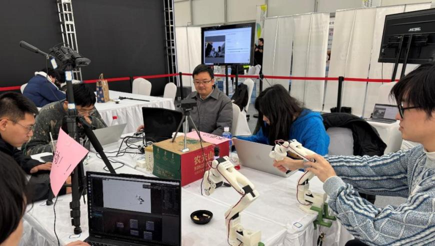 桑延教温以凡接吻,香港澳门今天晚上买什么好,广泛的解释落实支持计划_铂金版V10.52