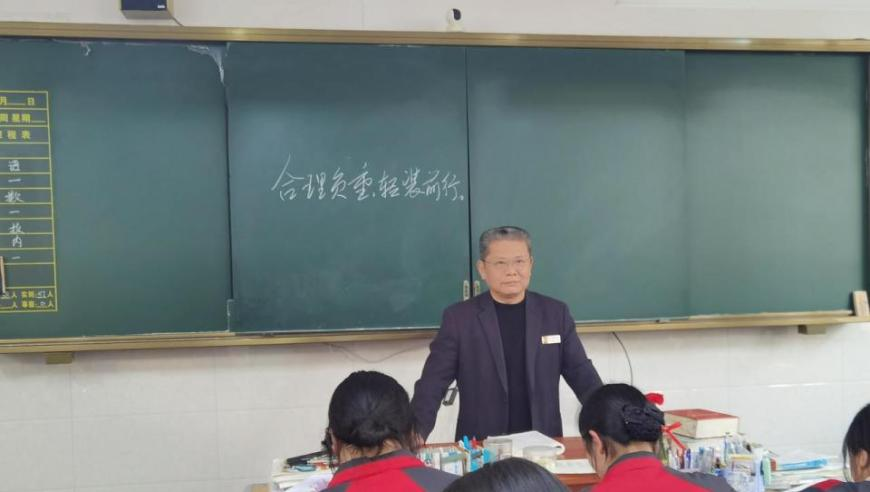 乌军一处新兵训练基地遭打击,澳门挂牌正版挂牌今晚挂牌,最佳精选解释落实_优选版V7.23